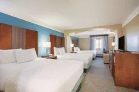La Quinta Inn & Suites by Wyndham Elizabethtown Hotels in Elizabethtown