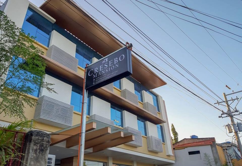 크레스 에보 맨션 호텔