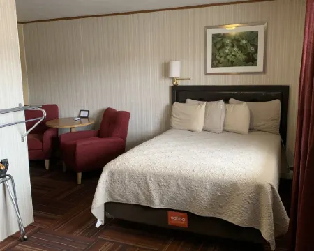 Adoba® Hotel Naubinway Hotels in Mackinac County