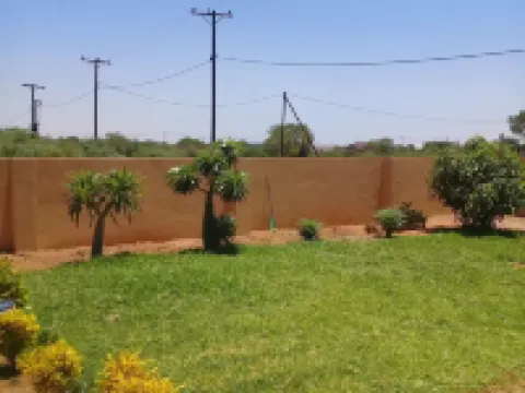 Rest Shade Bed and Breakfast Hotéis em Serowe