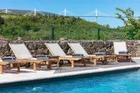 Chateau de Creissels - Swimmingpools