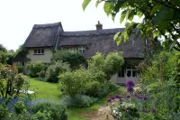 Thatched Cottage B&B Hotels near Hever Castle & Gardens