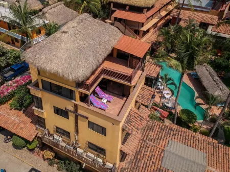 Hotel Casamar Suites Отели рядом с достопримечательностью «Playa Carrizalillo»