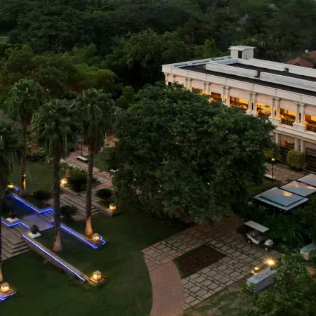 The Golkonda Resort and Spa Отели рядом с достопримечательностью «Оушен Парк»
