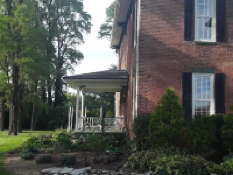 Emma's Bed and Breakfast Hotels in Springfield