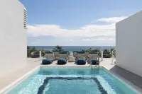 Park Central Hotel - Private Pools