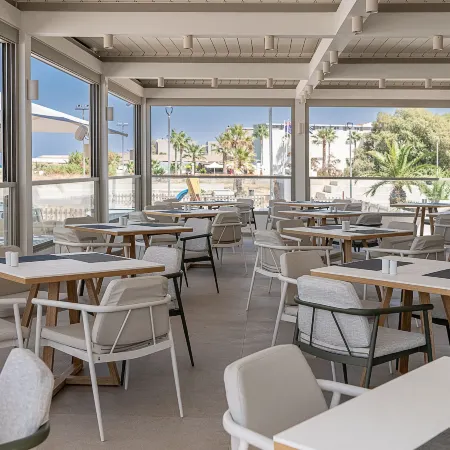 Iperion Beach Hotel