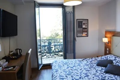 Le Grand Hôtel Molière Các khách sạn ở Peret