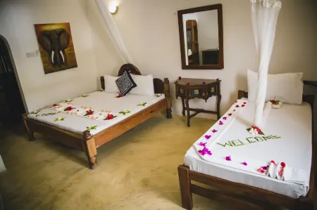 Moonshine Uroa Boutique Hotel