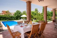 Villa Marín Toledo - Pools