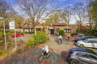 Tiek Apartments - parking