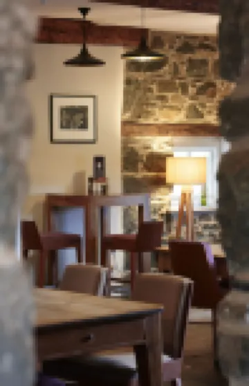 Cross Foxes - Bar Grill Rooms