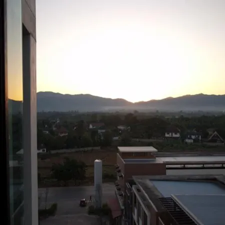 Abizz Hotel Lampang Airport