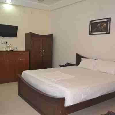 Green Grass Hotel & Restaurant Rooms