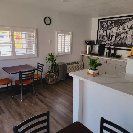 Super 8 by Wyndham El Centro North