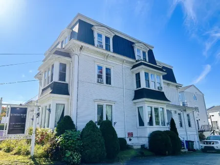 Le Chateau du Lac Отели в г. Мейгог