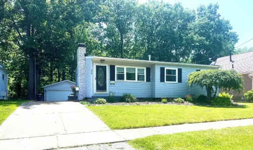 Travel Professionals Towpath Cottage Retreat Pet-Friendly Canal Home Fenced Yard Hotels in Akron