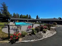 Cascade Lodge Hotels in Bend