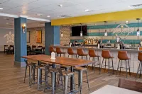 Grande Cayman Resort - bar