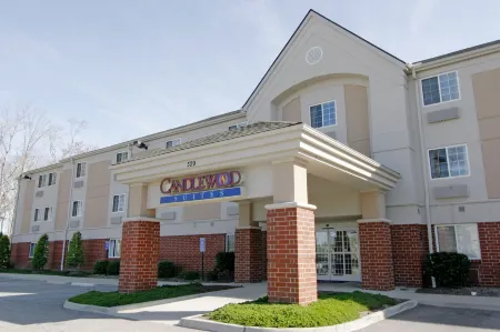 Candlewood Suites Newport News/Yorktown by IHG Отели рядом с достопримечательностью «Riverwalk»