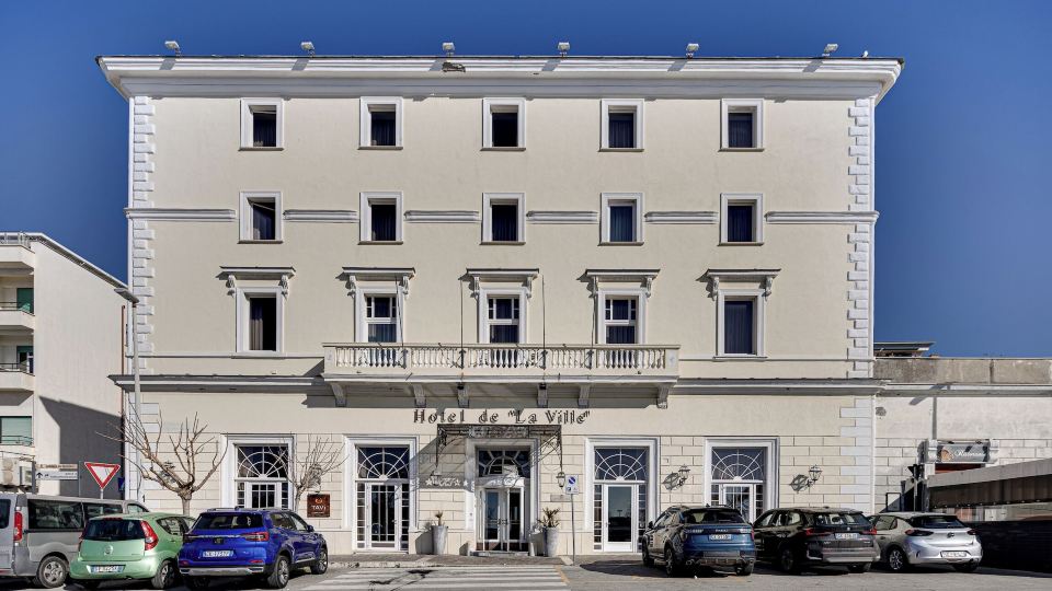 Hotel de La Ville
