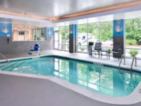 フェアフィールド・イン & スイート・ローリー・ケーリー ケーリーのホテル