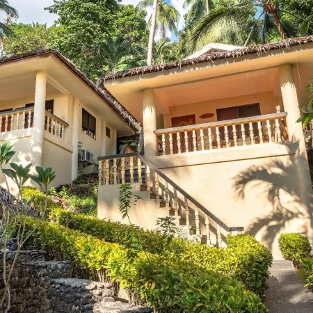 Easy Diving and Beach Resort
