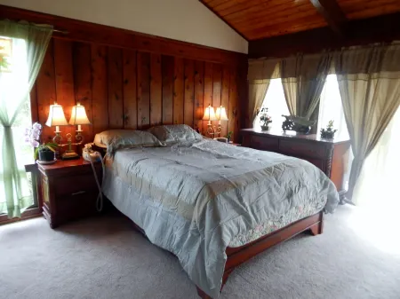 Fern Forest Getaway Отели в г. Ферн-Форест