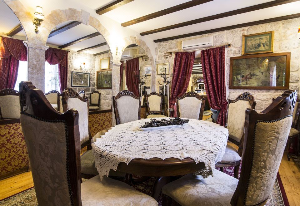 호텔 파시케의 전통적 외관 또는 레스토랑 사진