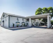 Quality Inn & Suites des Moines - Merle Hay Road Hôtels à : Urbandale