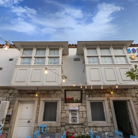 Monat Otel Alaçatı