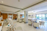 The Harbor Club St. Lucia, Curio Collecton by Hilton - breakfast