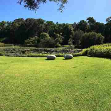 Lily Pond Country Lodge Hotel Exterior