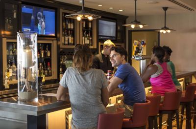 Bar Cedar Point Hotel Breakers Photo