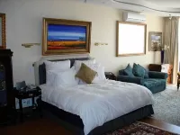 Kosmos Manor Hotels near Lion & Safari Park