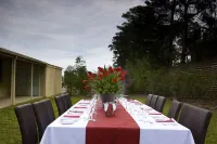 Foothills Hotels in Mooroolbark