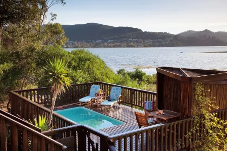 Oyster Creek Lodge Отели в г. Книсна