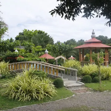 Punta Aguila Resort & Hotel Hotels near Playa Laiya