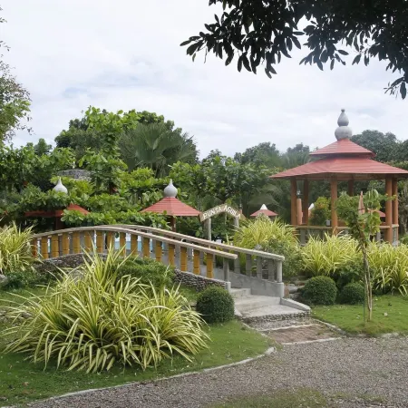 Punta Aguila Resort & Hotel Отели в г. Сан Хуан