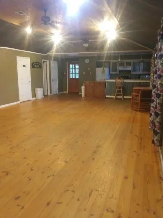 Whispering Creek Lodging & RV Resort