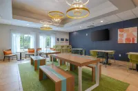 Spark by Hilton Hammond Hotels in Springfield