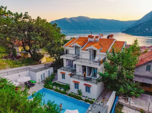 Apartments Castello Risano Hotels in Perast