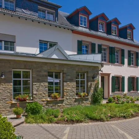 Landhaus Schend Отели в г. Иммерат