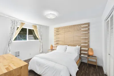 Epicurean Remodel in Central Location. Hotels near Seattle Chinatown-International District