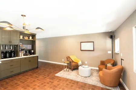 Hotel Sylva Отели в г. Скотт Крик