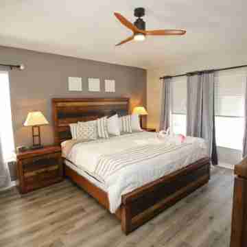 Newly Renovated Home With Calming Atmosphere Rooms