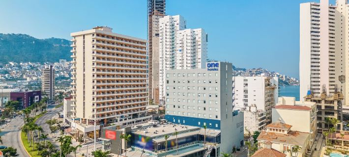 One Acapulco Costera Hotels in Acapulco