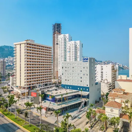 One Acapulco Costera