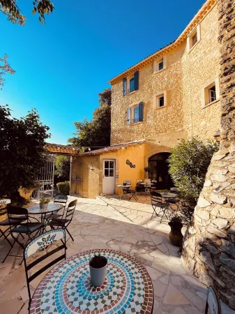 Hôtel la Bastide de Vaison Отели в г. Мериндоль-Лез-Оливье