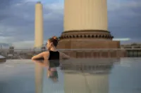 art'Otel London Battersea Power Station - Infinity Pools